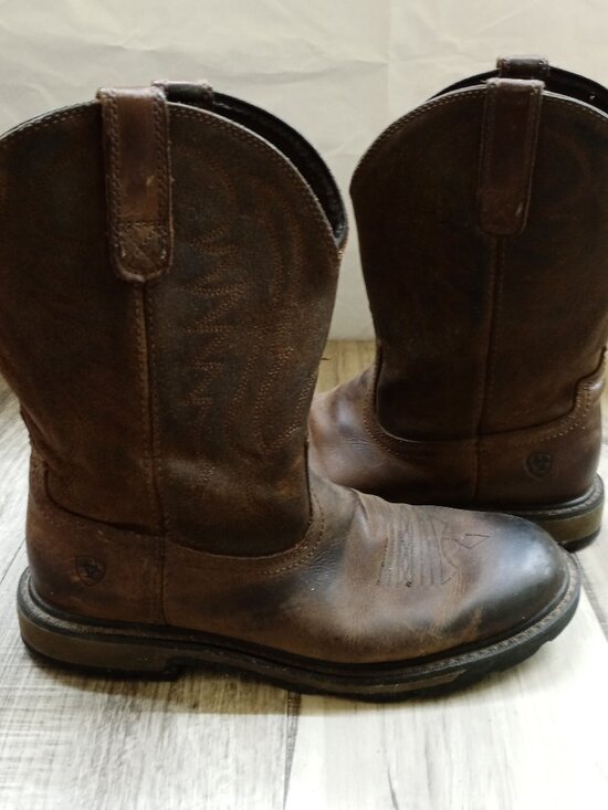 ARIAT 9.5 EE Men\'s Boots No Lace